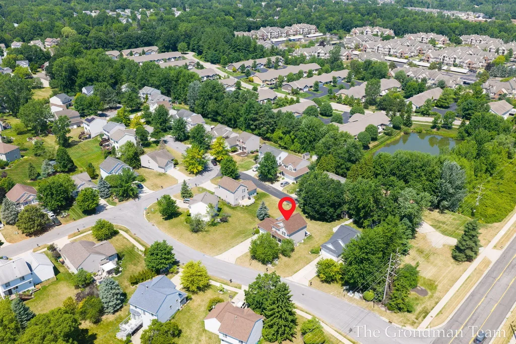 3967 E Deblaay Drive SE Kentwood City MI 49512