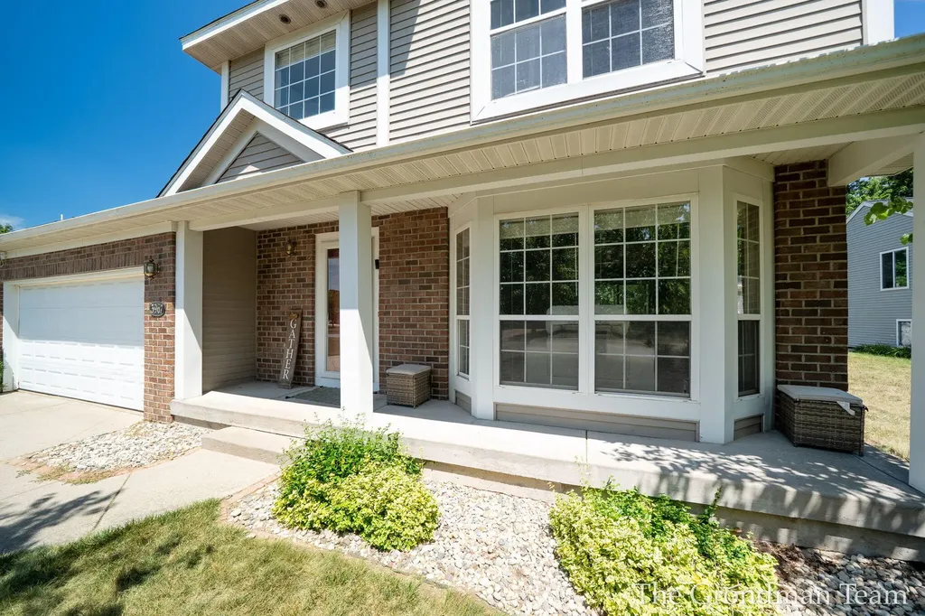 3967 E Deblaay Drive SE Kentwood City MI 49512