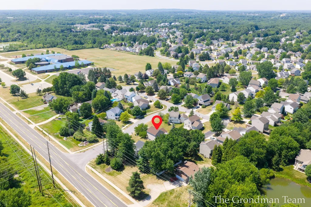 3967 E Deblaay Drive SE Kentwood City MI 49512