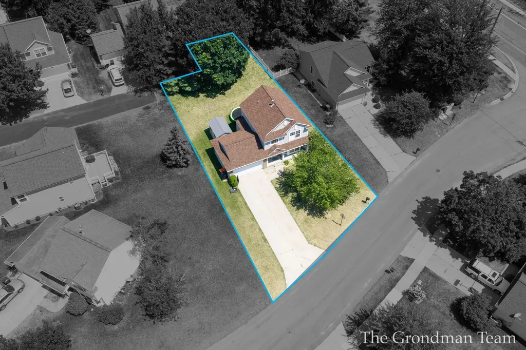 3967 E Deblaay Drive SE Kentwood City MI 49512