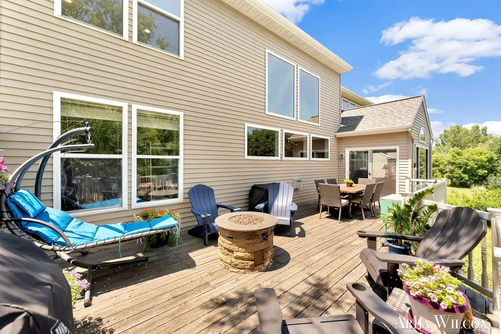 974 Dogwood Meadows Drive SE Ada Township MI 49301