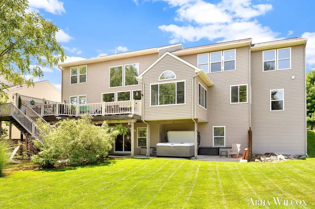974 Dogwood Meadows Drive SE Ada Township MI 49301