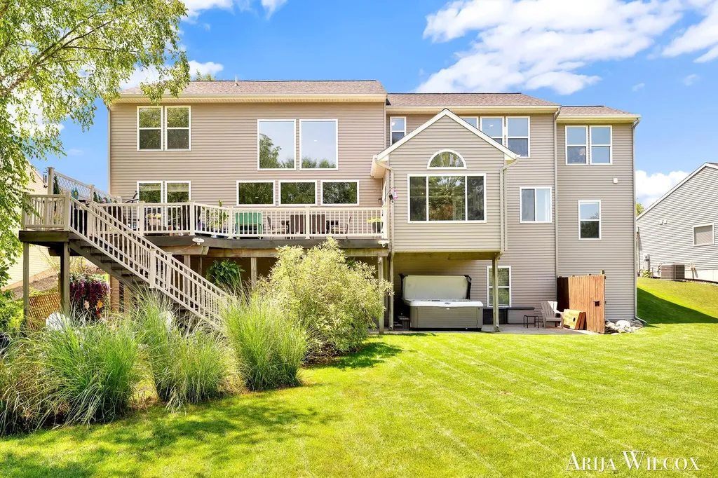 974 Dogwood Meadows Drive SE Ada Township MI 49301