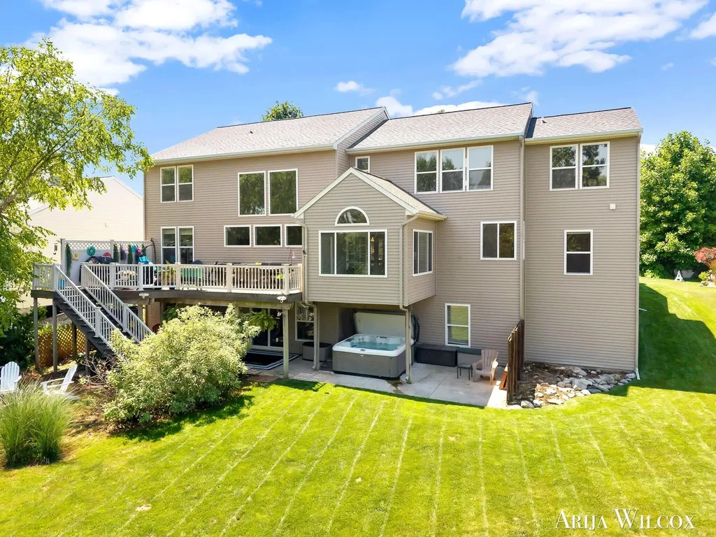 974 Dogwood Meadows Drive SE Ada Township MI 49301
