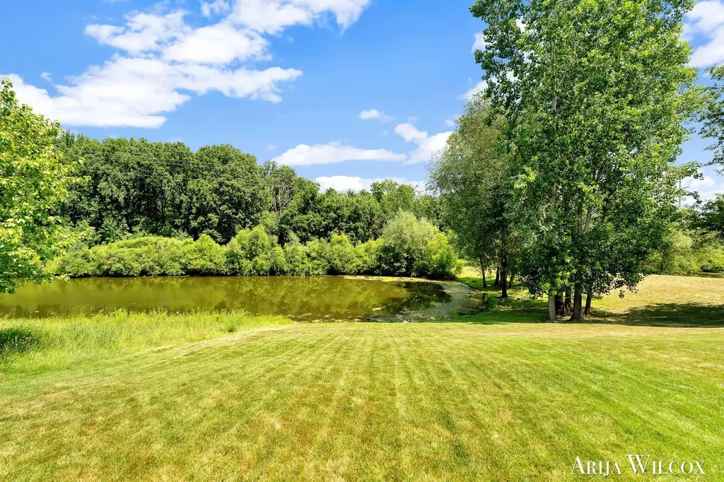 974 Dogwood Meadows Drive SE Ada Township MI 49301
