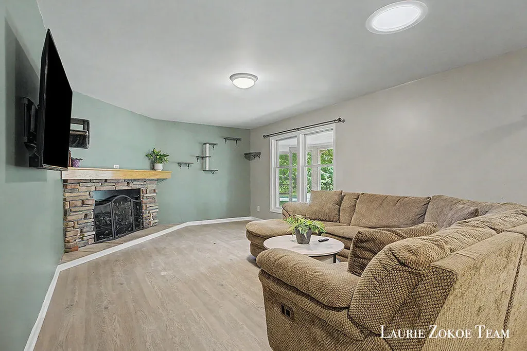 9202 Oriole Drive Polkton Charter Township MI 49404
