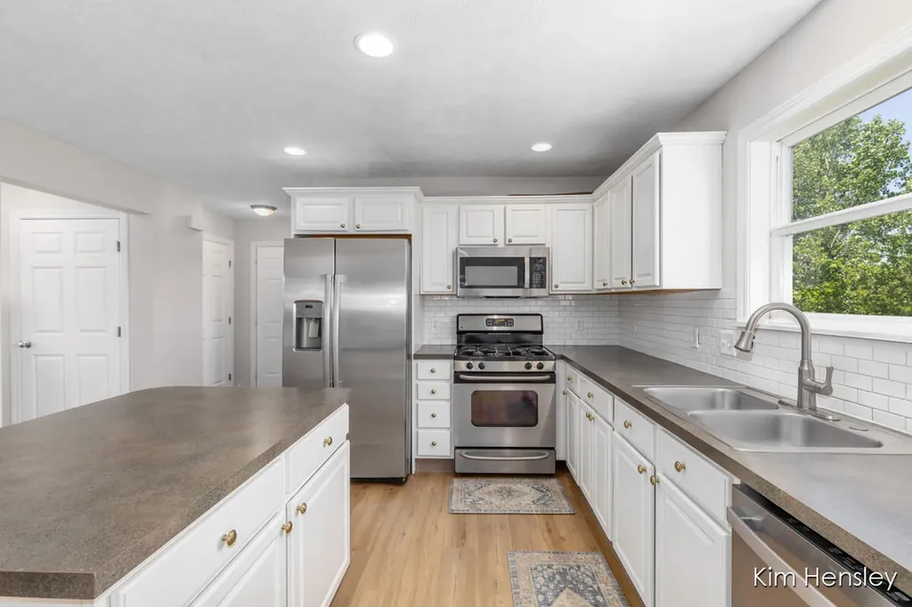 945 River Rock Drive NE Plainfield Charter Township MI 49321