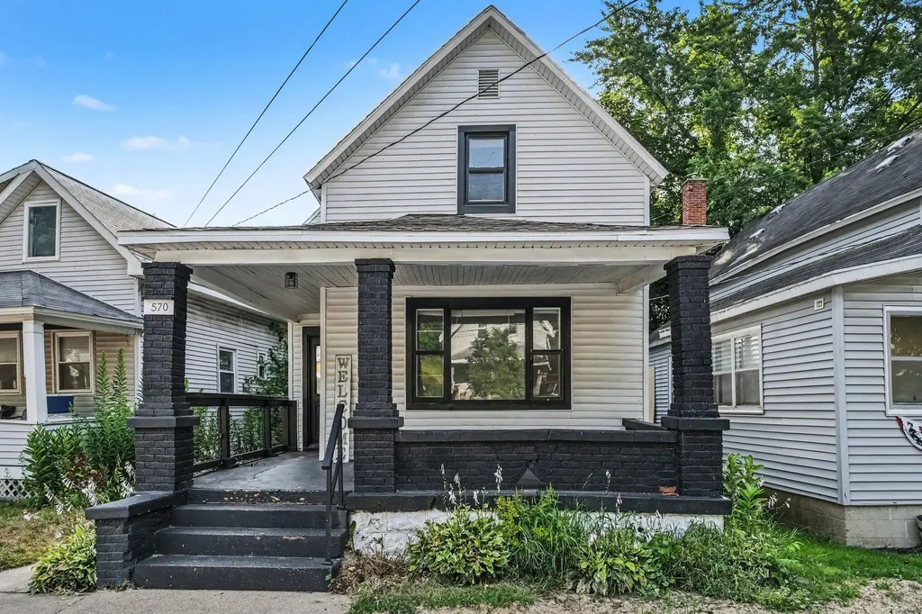 570 Valley Avenue NW Grand Rapids City MI 49504