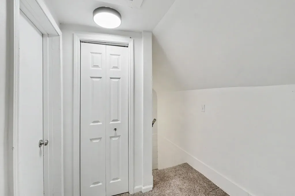 570 Valley Avenue NW Grand Rapids City MI 49504