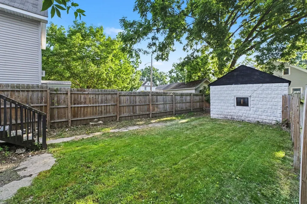 570 Valley Avenue NW Grand Rapids City MI 49504