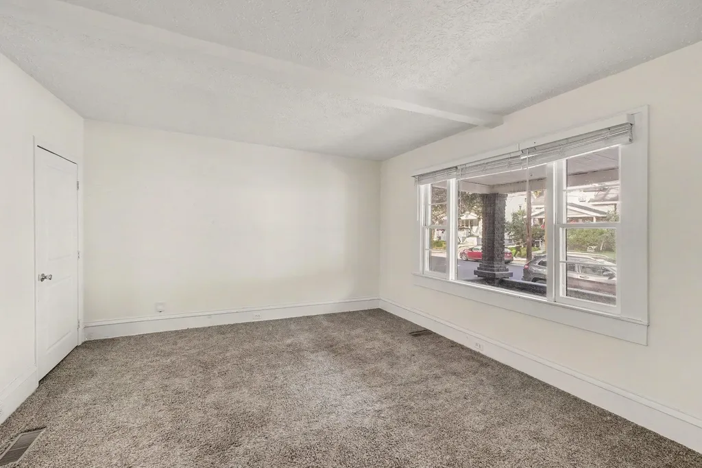 570 Valley Avenue NW Grand Rapids City MI 49504