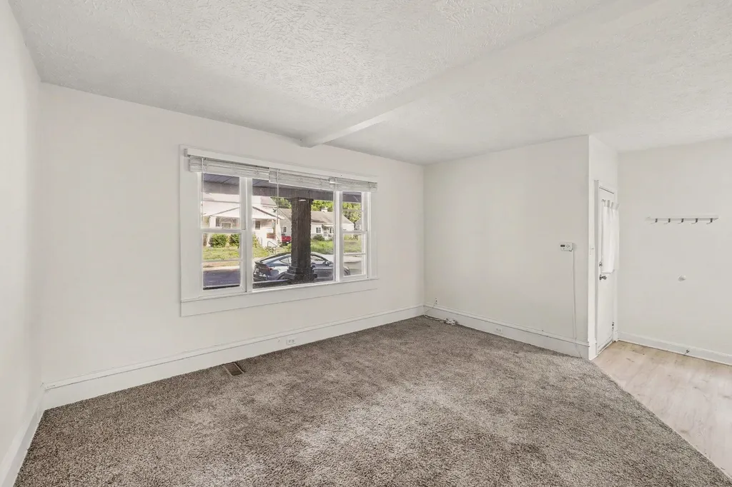 570 Valley Avenue NW Grand Rapids City MI 49504