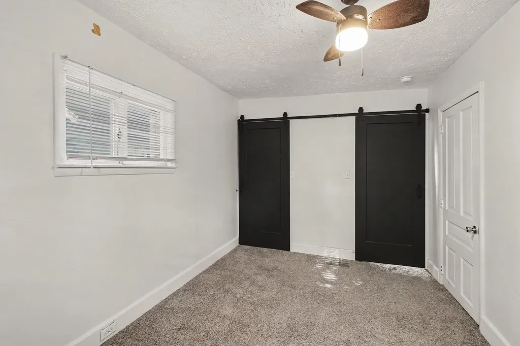 570 Valley Avenue NW Grand Rapids City MI 49504