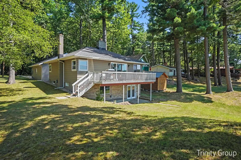 6712 E Carrigan Drive Croton Township MI 49337