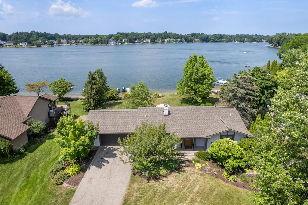 6189 Belding Road NE Cannon Township MI 49341