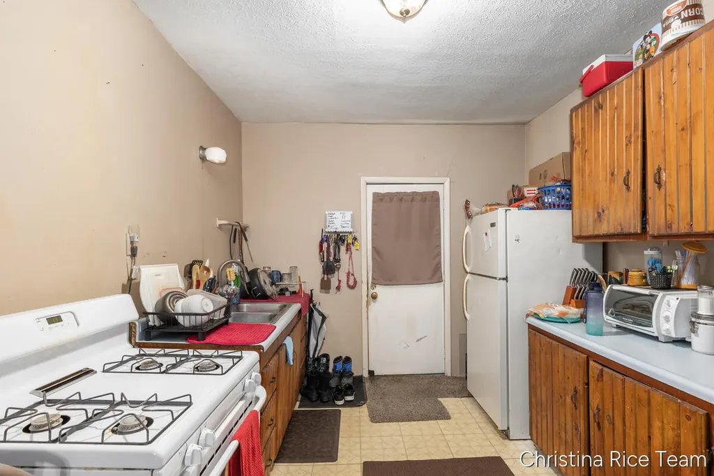 115 E Congress Street Keene Township MI 48809