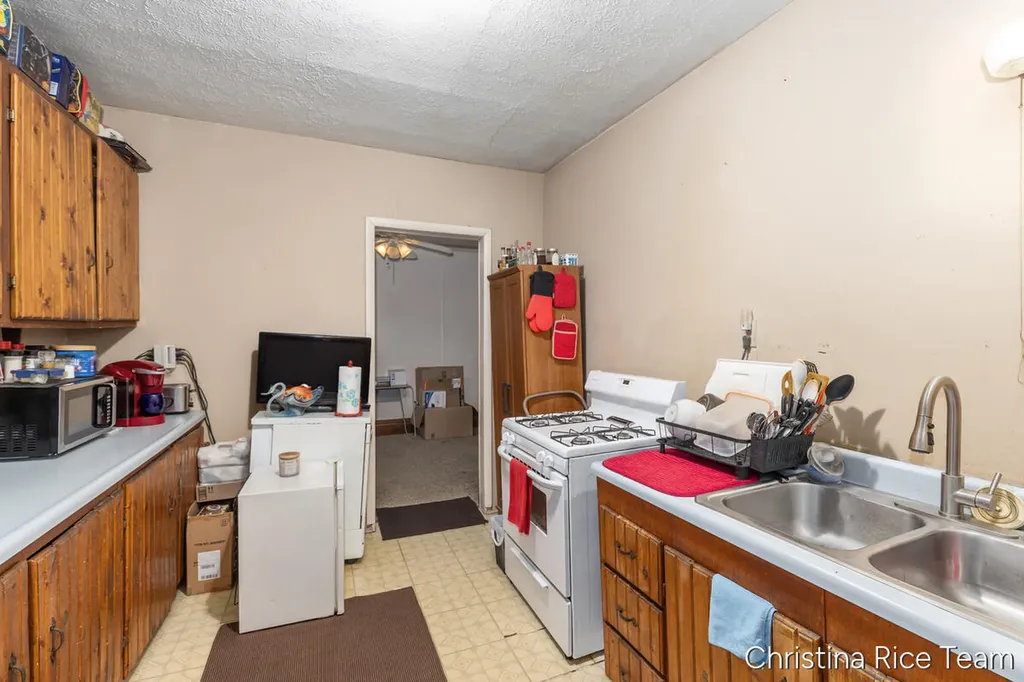 115 E Congress Street Keene Township MI 48809