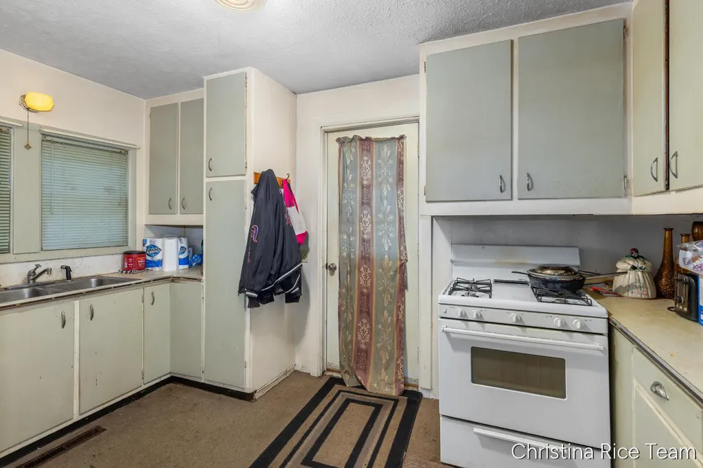 115 E Congress Street Keene Township MI 48809