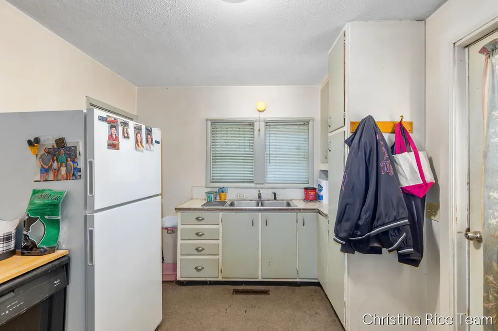 115 E Congress Street Keene Township MI 48809