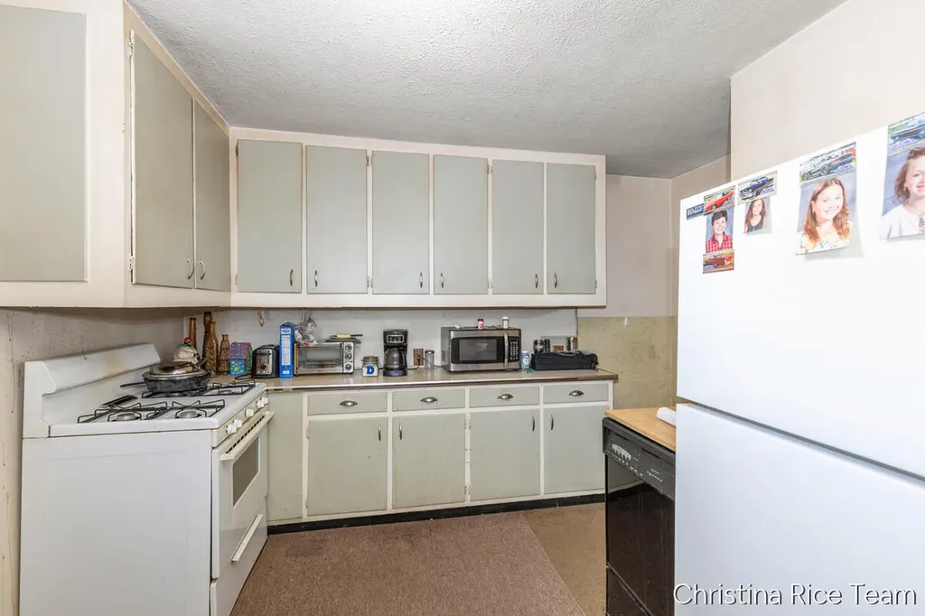 115 E Congress Street Keene Township MI 48809