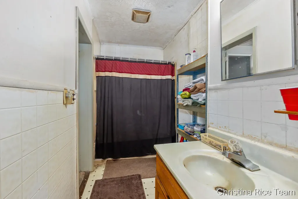 115 E Congress Street Keene Township MI 48809