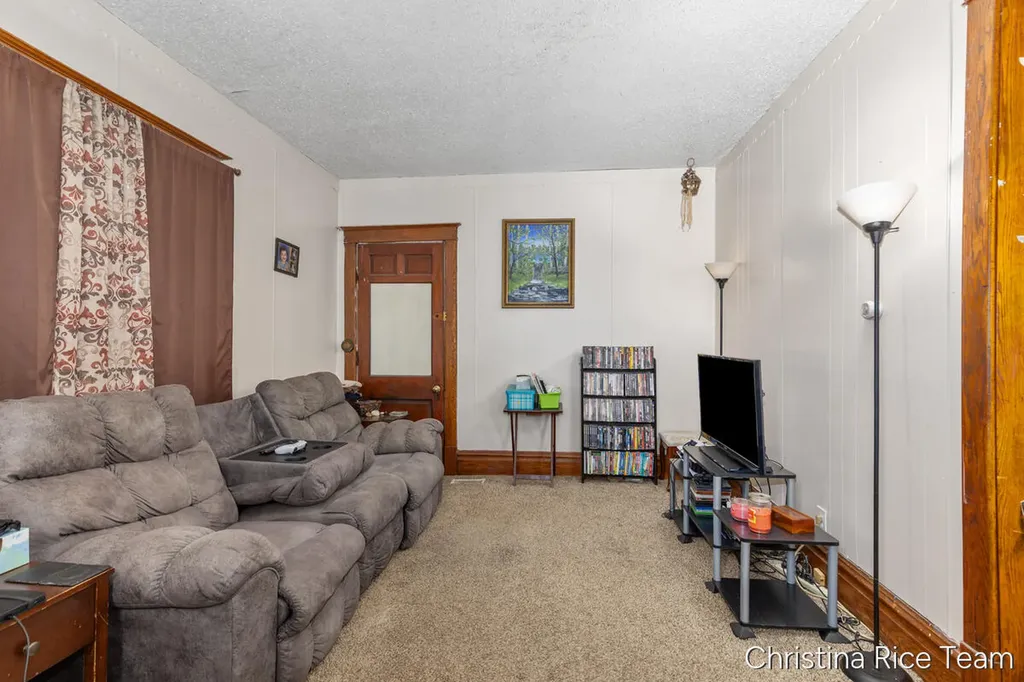 115 E Congress Street Keene Township MI 48809