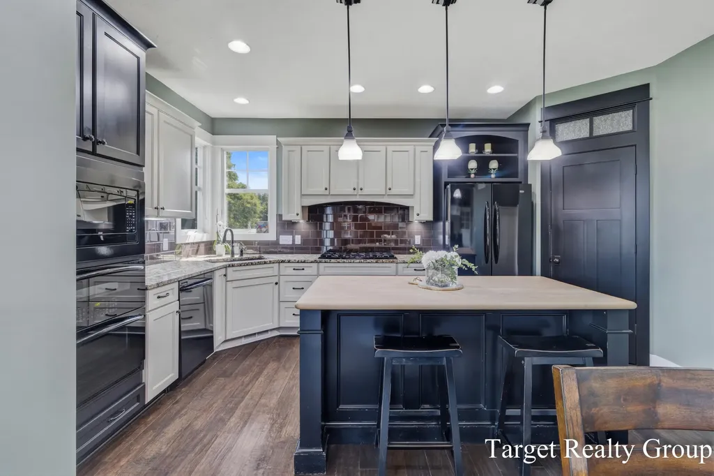 1705 N Bay Drive Georgetown Charter Township MI 49426