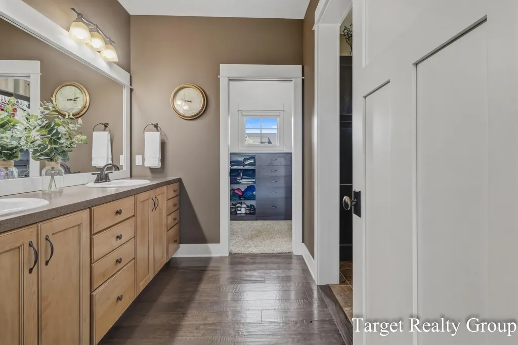 1705 N Bay Drive Georgetown Charter Township MI 49426