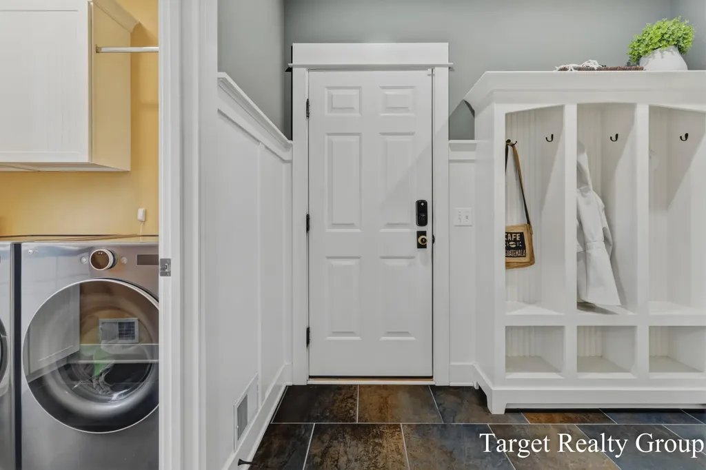1705 N Bay Drive Georgetown Charter Township MI 49426