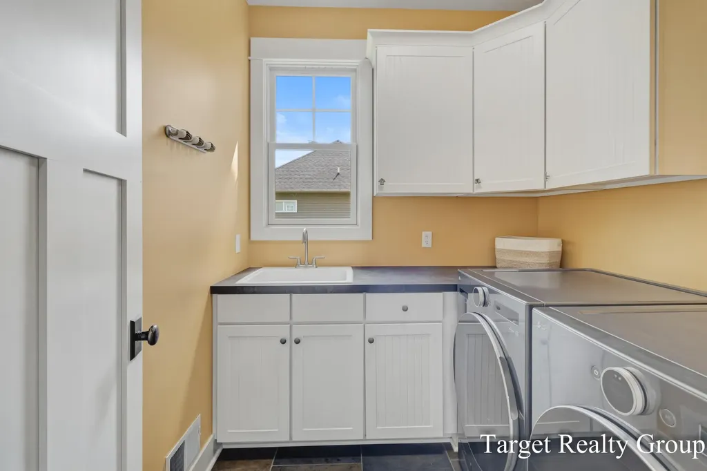 1705 N Bay Drive Georgetown Charter Township MI 49426