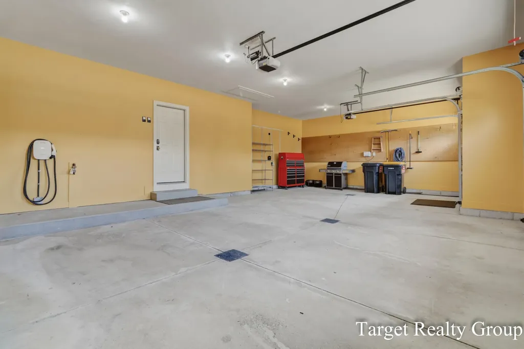 1705 N Bay Drive Georgetown Charter Township MI 49426