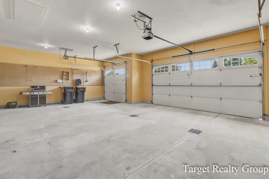 1705 N Bay Drive Georgetown Charter Township MI 49426