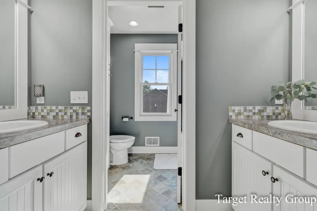 1705 N Bay Drive Georgetown Charter Township MI 49426