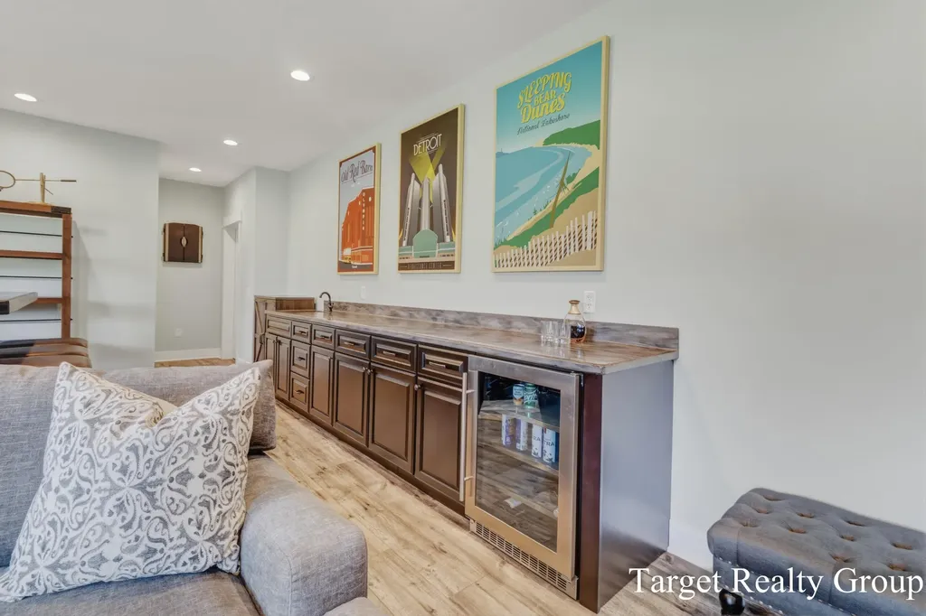 1705 N Bay Drive Georgetown Charter Township MI 49426