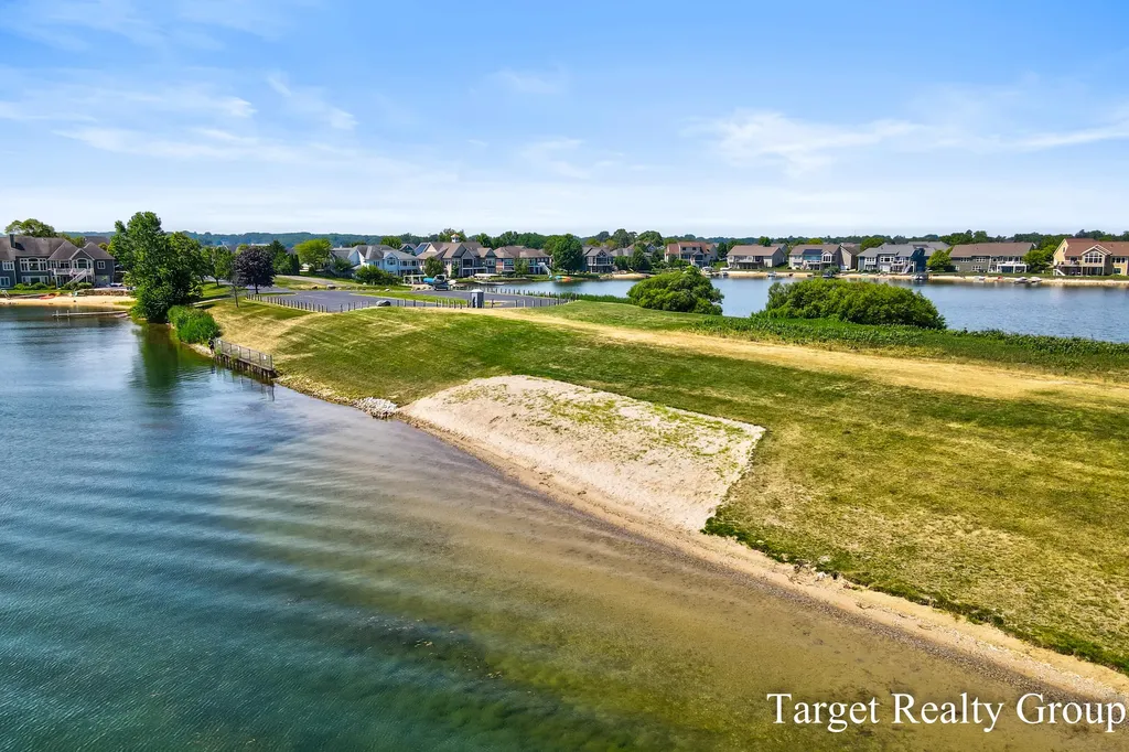 1705 N Bay Drive Georgetown Charter Township MI 49426