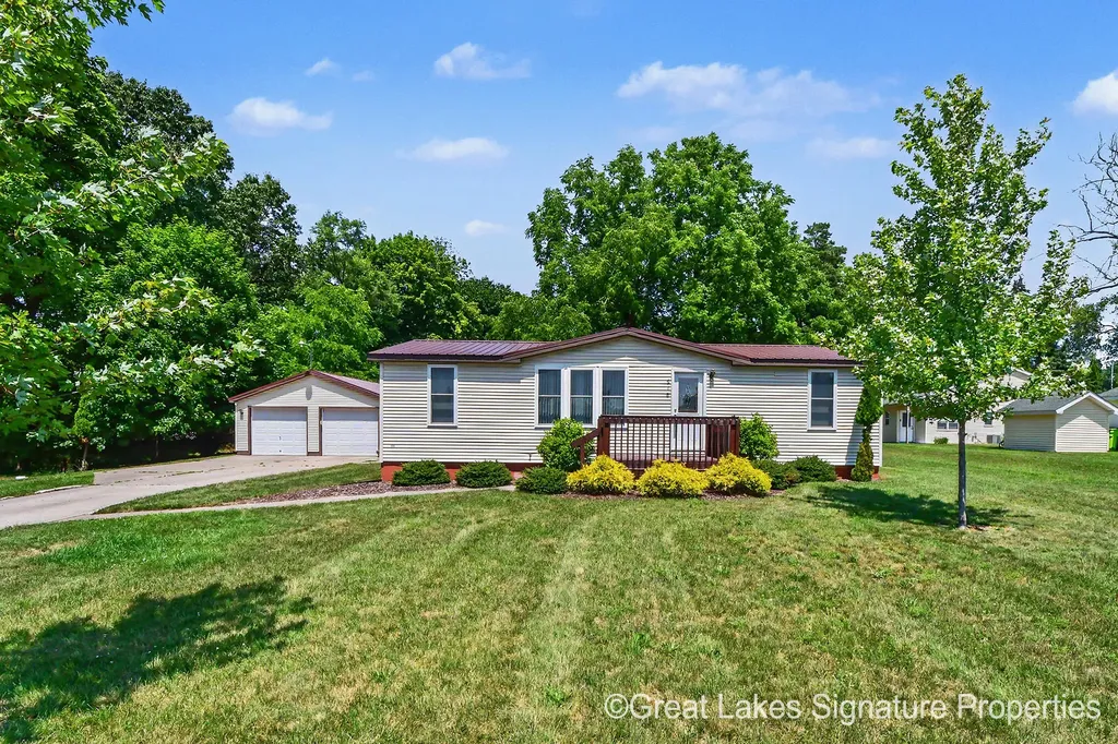 618 E Benton Street Greenville City MI 48838