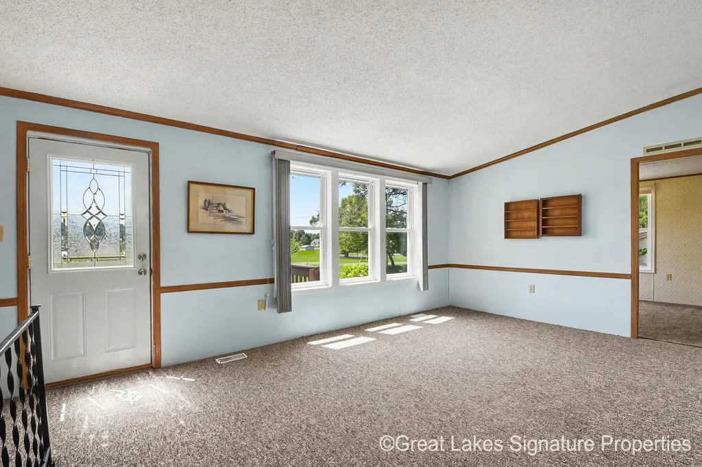 618 E Benton Street Greenville City MI 48838