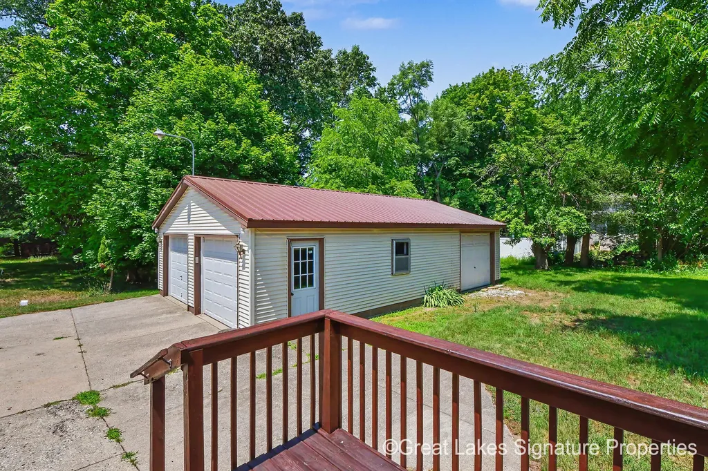 618 E Benton Street Greenville City MI 48838