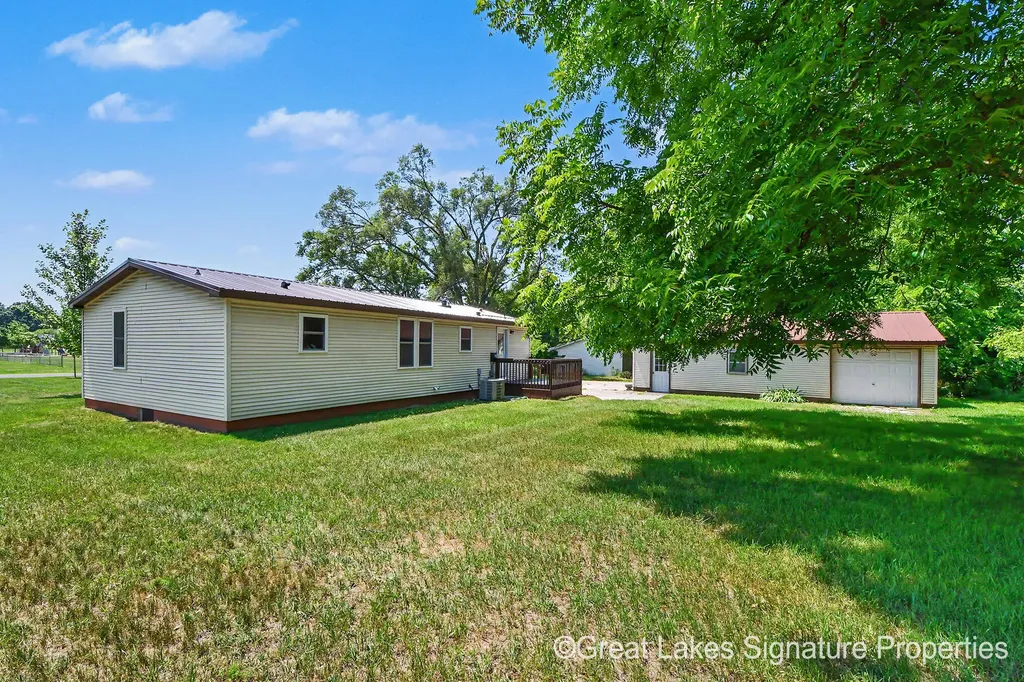 618 E Benton Street Greenville City MI 48838