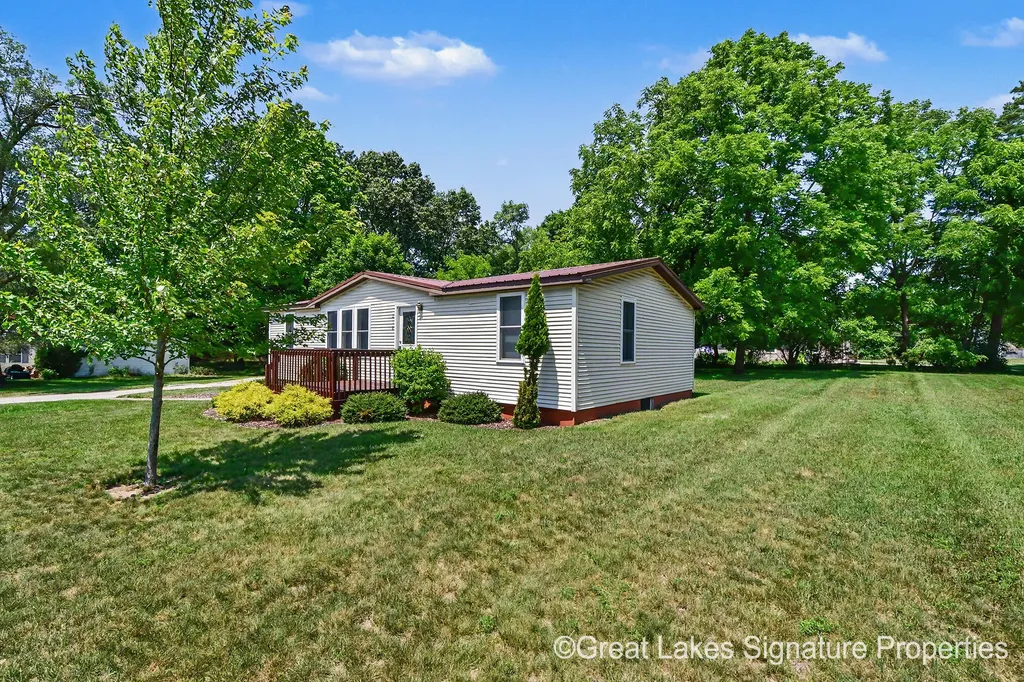 618 E Benton Street Greenville City MI 48838