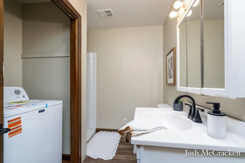 8770 Jewell NE Algoma Township MI 49321