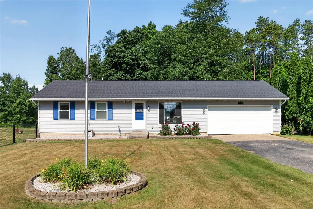 7489 Tiffany Avenue NE Cannon Township MI 49341