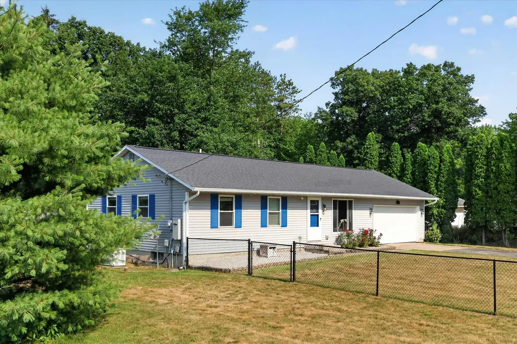 7489 Tiffany Avenue NE Cannon Township MI 49341