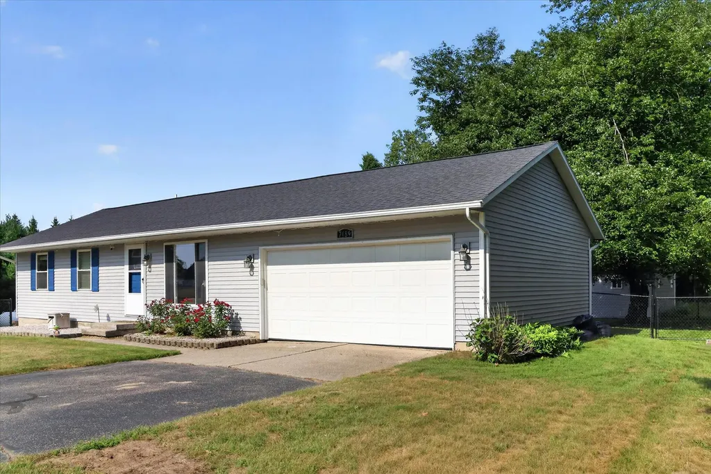 7489 Tiffany Avenue NE Cannon Township MI 49341