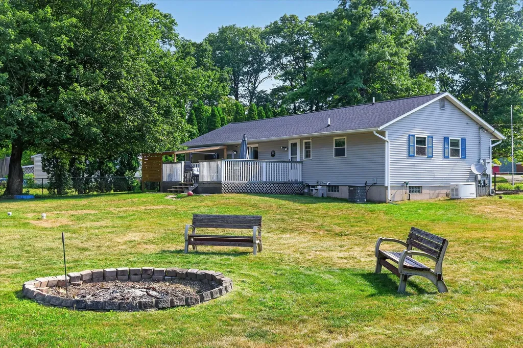7489 Tiffany Avenue NE Cannon Township MI 49341