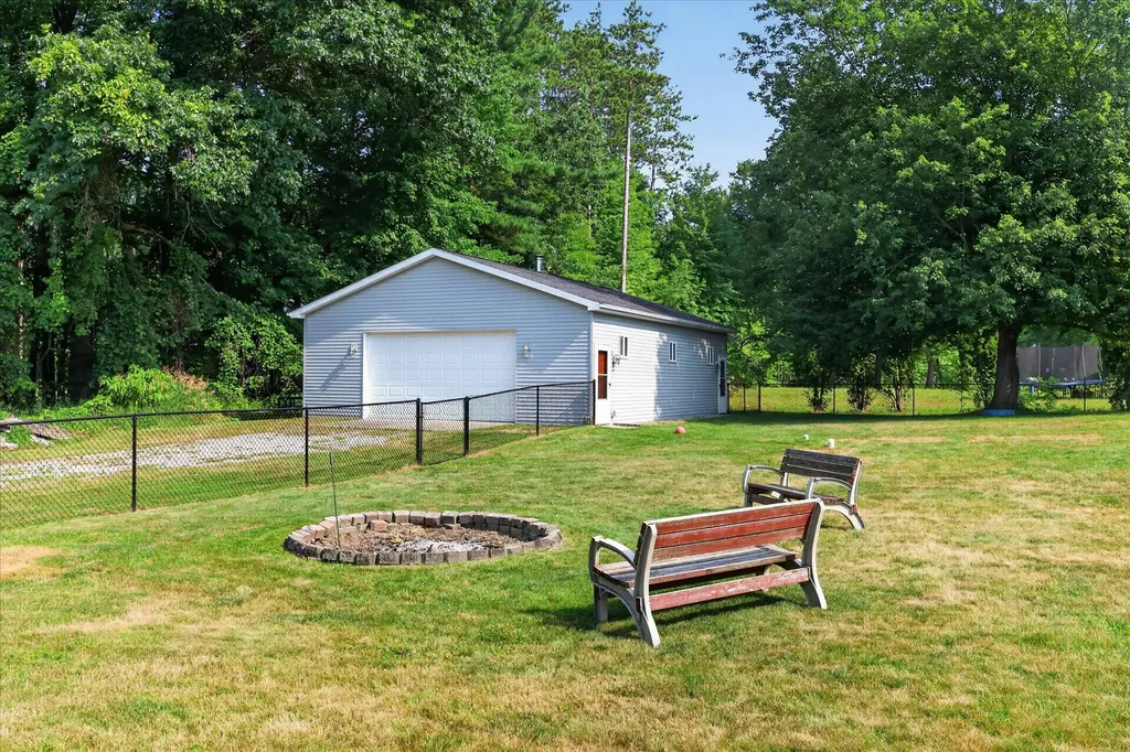 7489 Tiffany Avenue NE Cannon Township MI 49341