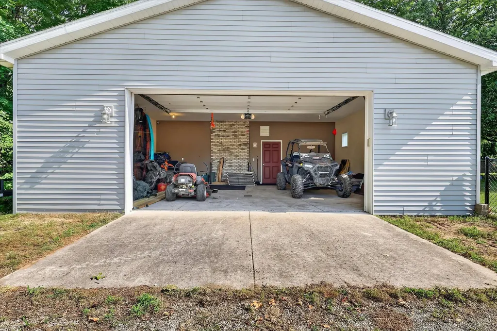 7489 Tiffany Avenue NE Cannon Township MI 49341