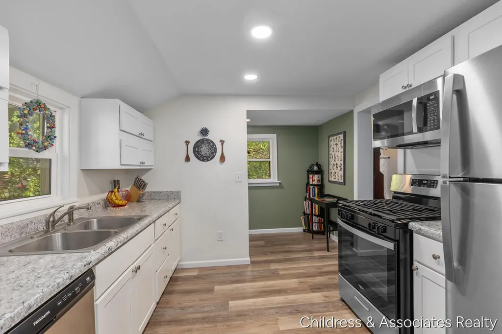 1108 Widdicomb Avenue NW Grand Rapids City MI 49504