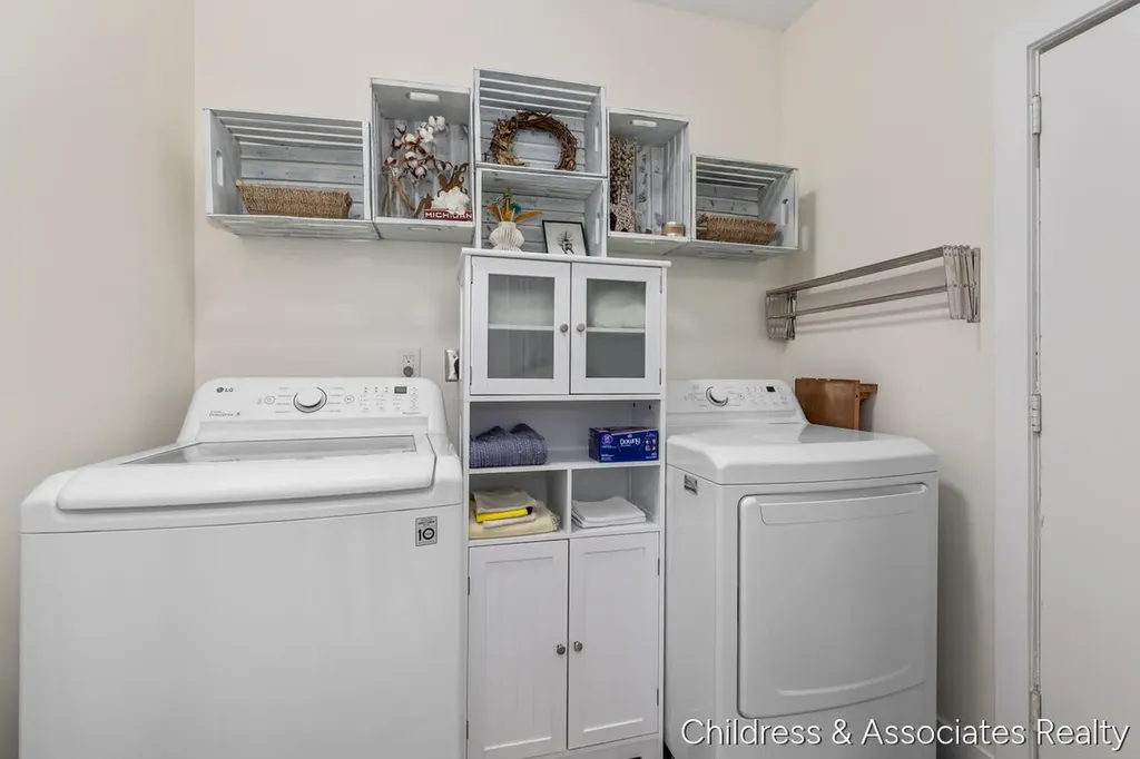 1108 Widdicomb Avenue NW Grand Rapids City MI 49504