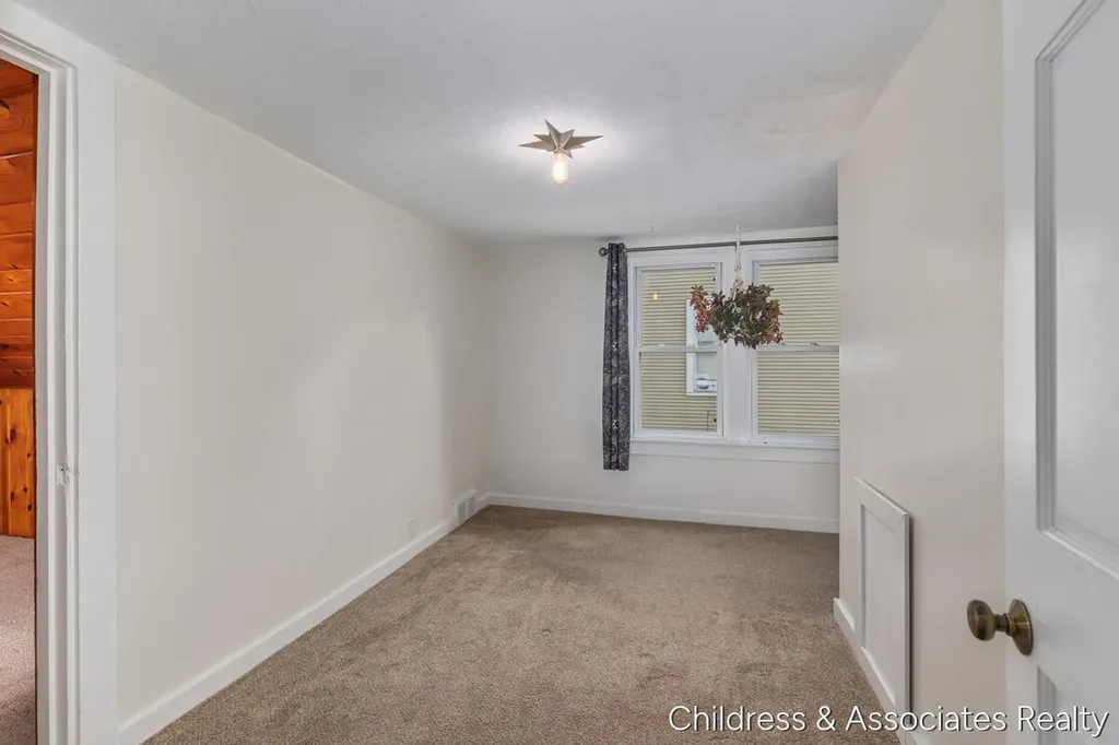 1108 Widdicomb Avenue NW Grand Rapids City MI 49504